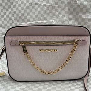 MICHAEL KORS Jet Set Lg Ombré Signature Logo EW Crossbody Body
Powder Blush
NWT